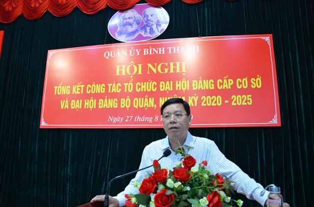 Đồng chí Vũ Ngọc Tuất, Bí thư Quận ủy phát biểu chỉ đạo tại hội nghị. (Ảnh: COH) 